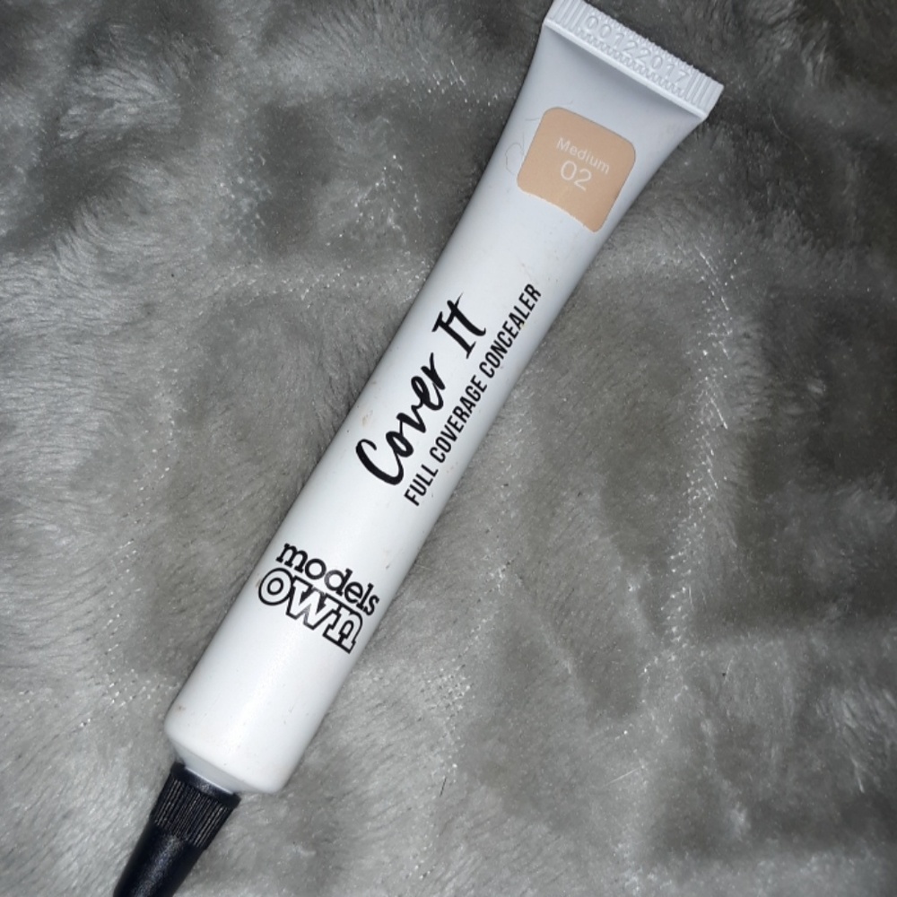 Full coverage concealer